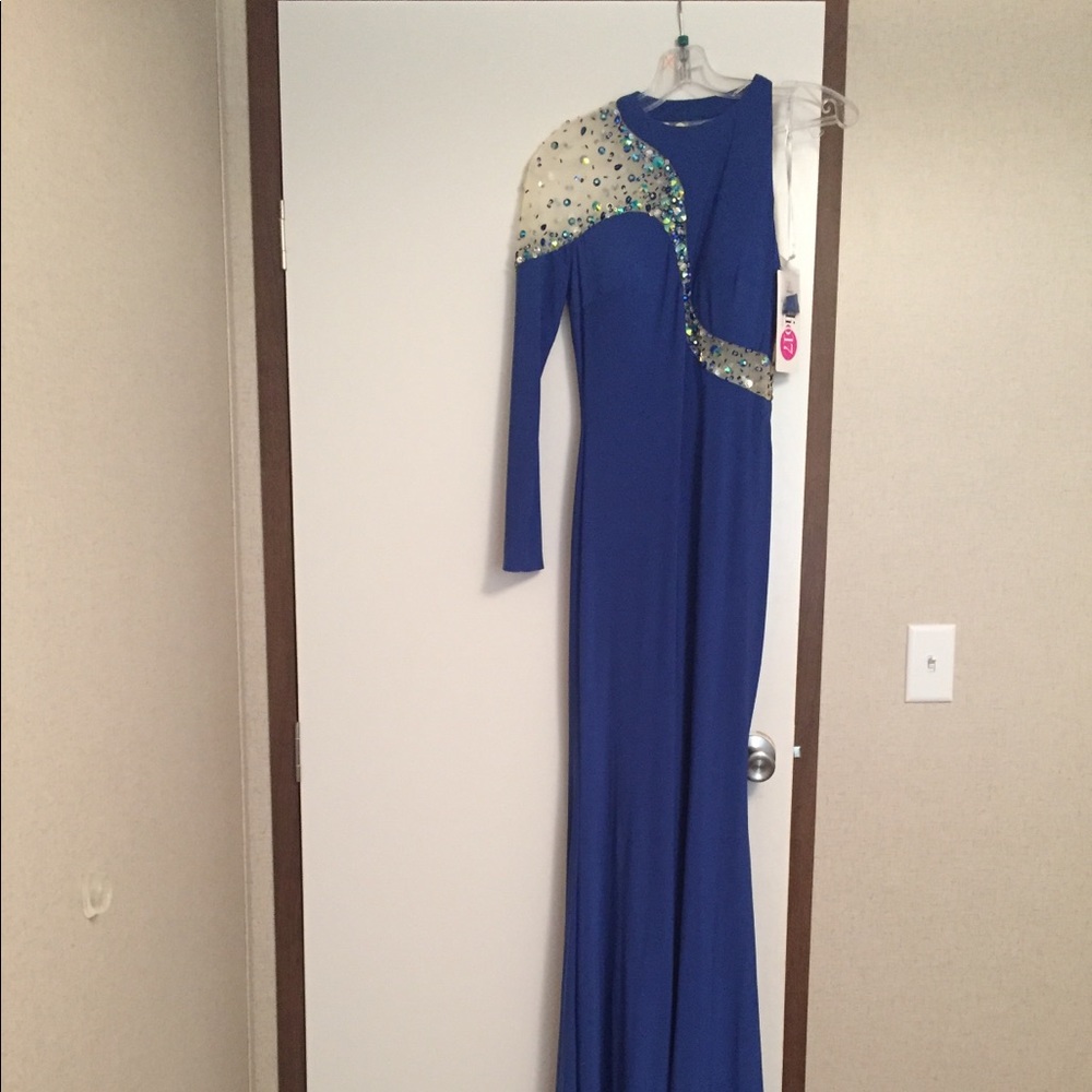 Prom - Picture 3 of 4